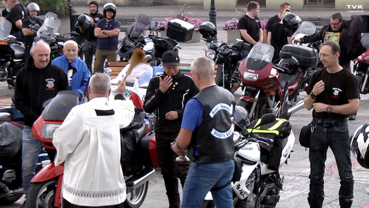 Motocykliści spotkali się w Szczebrzeszynie. Tradycyjne święcenie pojazdów przed dniem św. Krzysztofa