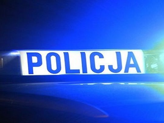 CHCIAŁ SIĘ PODPALIĆ - POLICJANCI ZAPOBIEGLI TRAGEDII