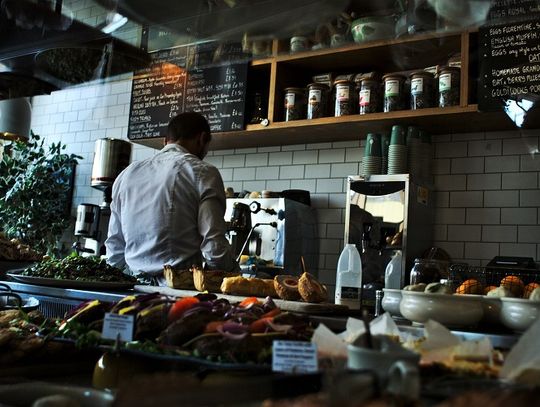 Ciekawe restauracje – gdzie ich szukać?