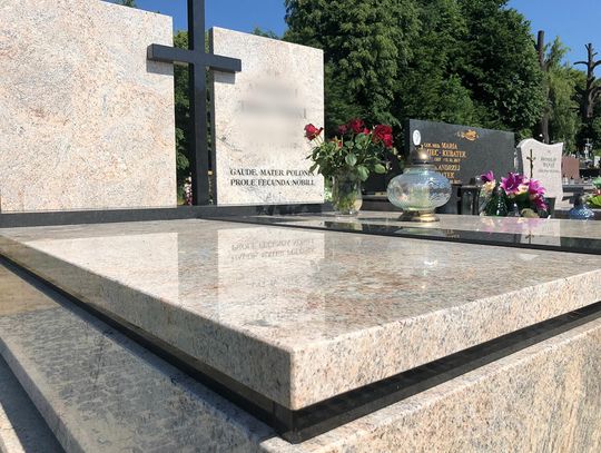 Czym kierować się przy wyborze nagrobka?