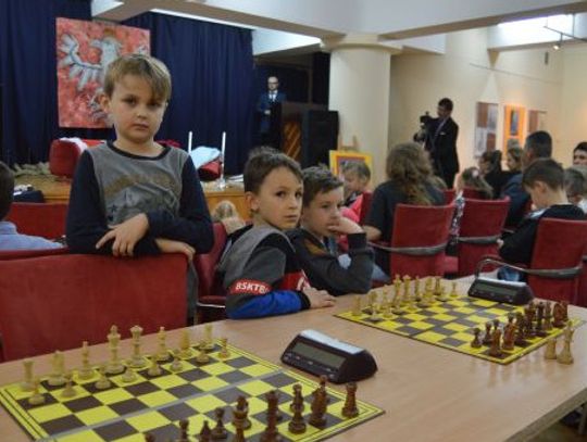 [FOTORELACJA] Turniej szachowy z okazji 11 listopada w MDK