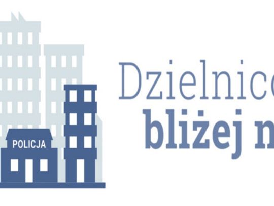 Hrubieszów: Dzielnicowi promują Krajową Mapę Zagrożeń Bezpieczeństwa i aplikację Moja Komenda