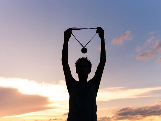 Jak wybrać idealne medale sportowe: Praktyczne wskazówki