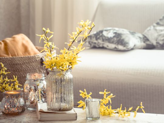 Kalendarz wnętrzarski na 2025 rok: Sezonowe inspiracje na każdy miesiąc