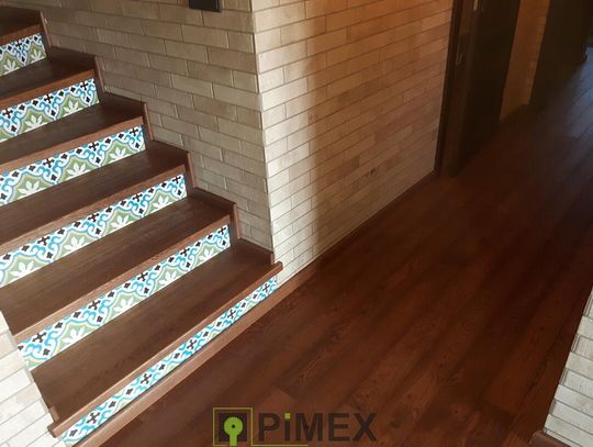 Kiedy montować schody drewniane?