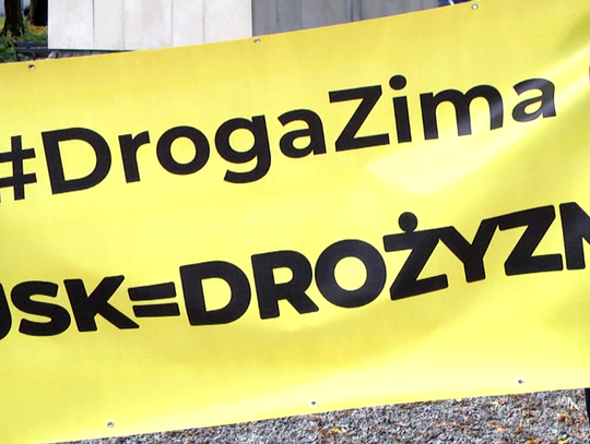 Konferencja prasowa PiS przed Pałacem Zamoyskich. Tematem – drożyzna i wysokie koszty ogrzewania!