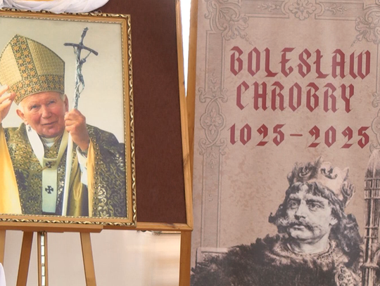 Korona i Tiara 1000 lat Polskiej Tożsamości