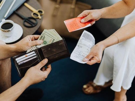 Kto może pomóc w spłacie chwilówki? Sprawdź dostępne opcje!