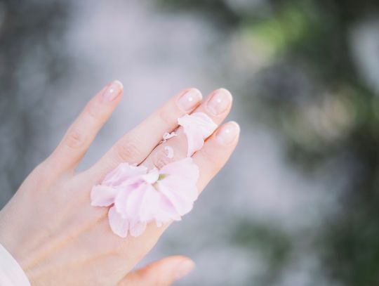 Manicure japoński - na czym polega i jakie przynosi efekty?