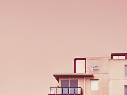 Nadszedł czas na docieplenie stropodachu? Dowiedz się, jak to zrobić!