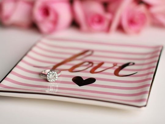 Najlepsze pierścionki zaręczynowe tylko w Krakowie. Sprawdź Dlaczego!