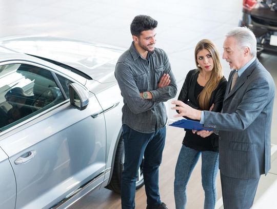 Planujesz urlop? Poznaj 5 argumentów przemawiających za wypożyczeniem samochodu