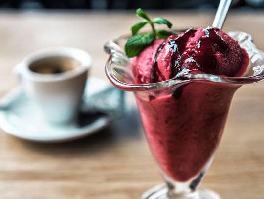 Pucharki deserowe – idealne rozwiązanie do domowych lodów