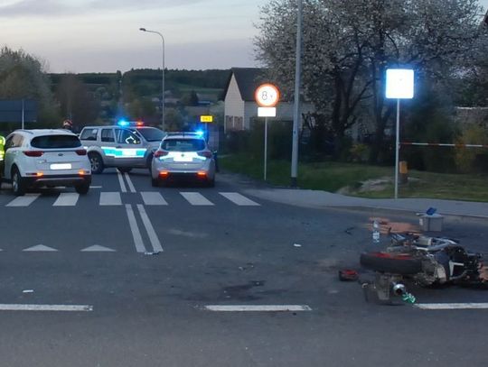 Region: Kierujący i pasażer motocykla ranni w zderzeniu z samochodem osobowym