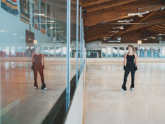 Sztuczne lodowisko – dlaczego jest dobrą alternatywą dla zamarzniętego jeziora?