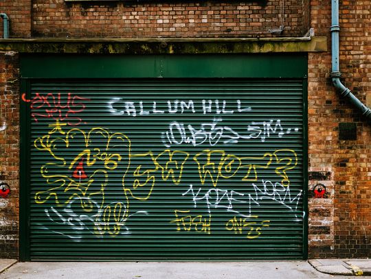 Uszczelki do bram garażowych – jaką pełnią rolę?