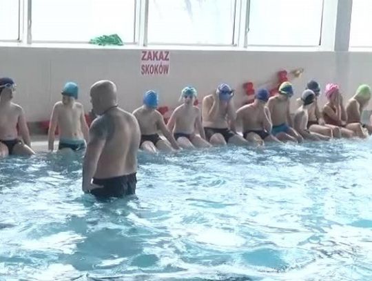 [VIDEO] Program Powszechnej Nauki Pływania – „Umiem Pływać” 