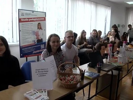 [VIDEO] Targi Edukacji i Pracy w Tomaszowie Lubelskim 