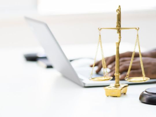 W trudnej sytuacji skorzystaj z pomocy prawnej online