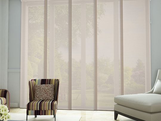 Zbliża się lato – czas pomyśleć o zacienieniu pomieszczeń