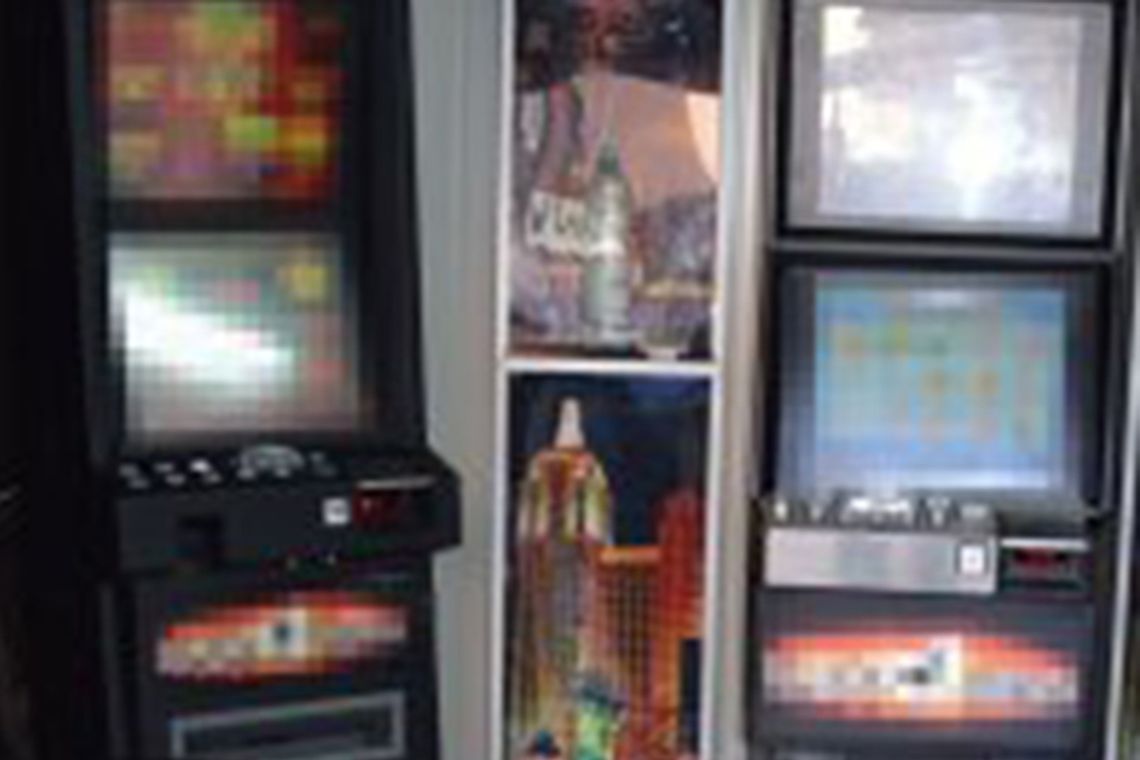 Policjanci ujawnili nielegalne automaty do gier