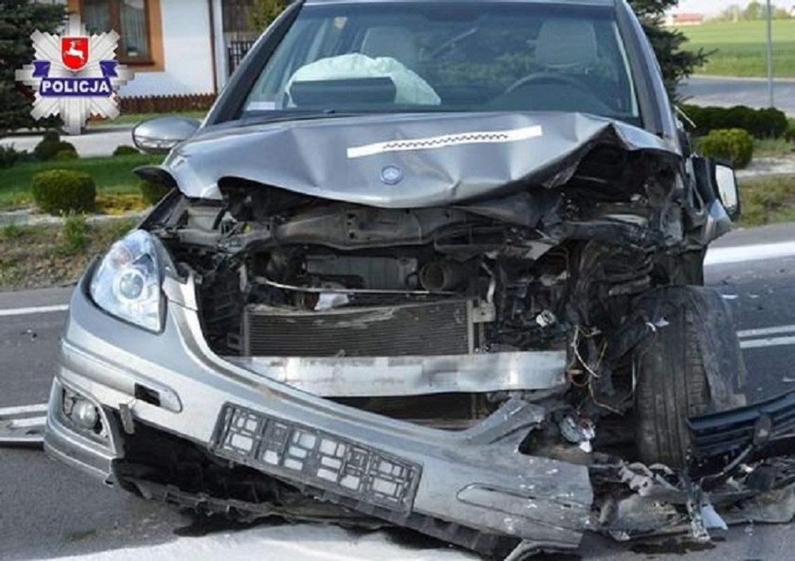 Wielącza: Zderzenie trzech pojazdów na drodze krajowej 74