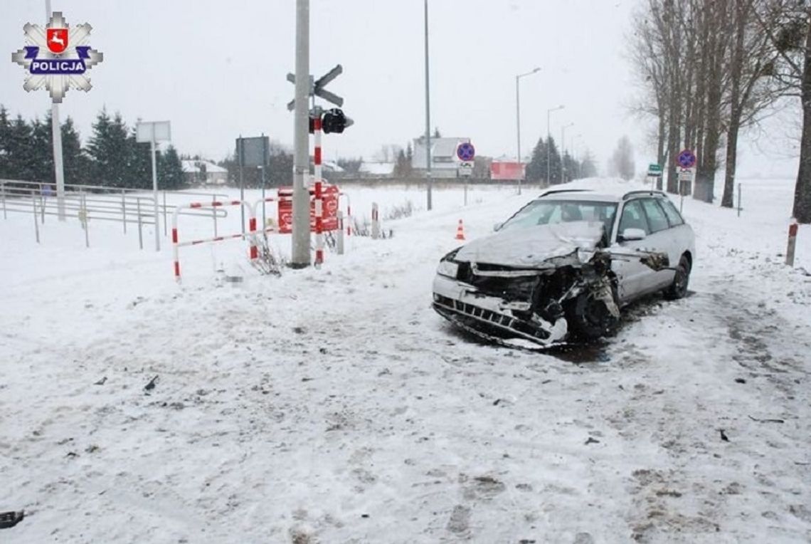 Zamość: Kolizja na niestrzeżonym przejeździe kolejowym