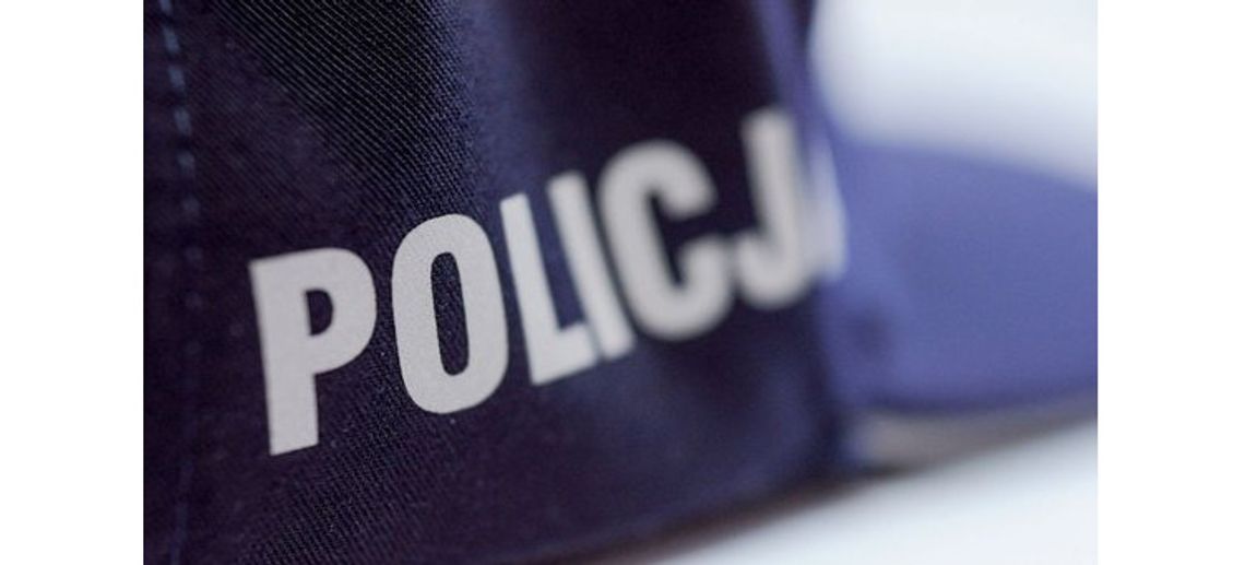 Zamość: Policjant w czasie wolnym od służby odnalazł zagubioną saszetkę, która wróciła już do właściciela